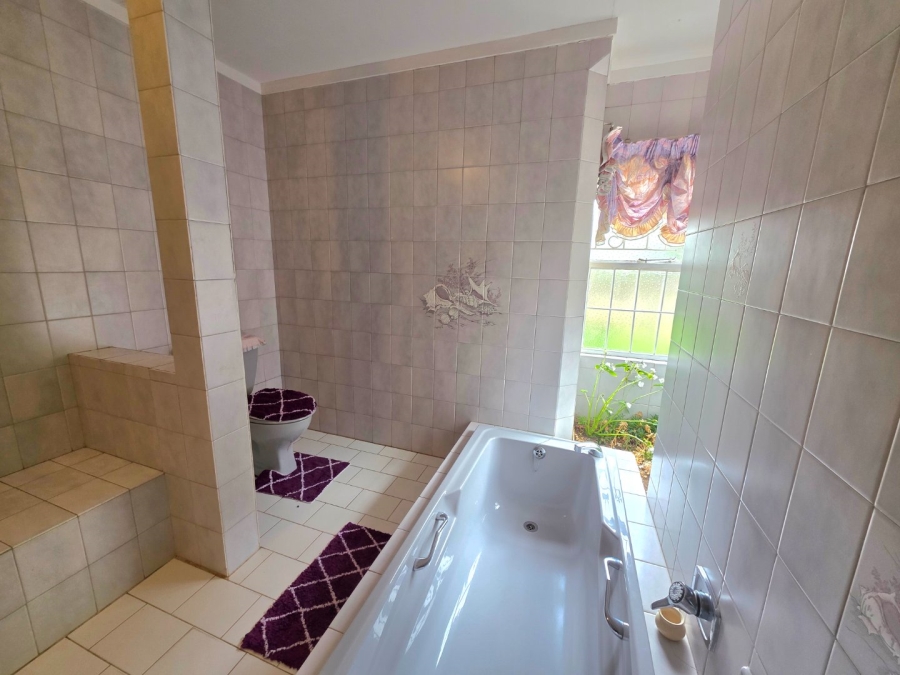 To Let 4 Bedroom Property for Rent in Reitz Free State